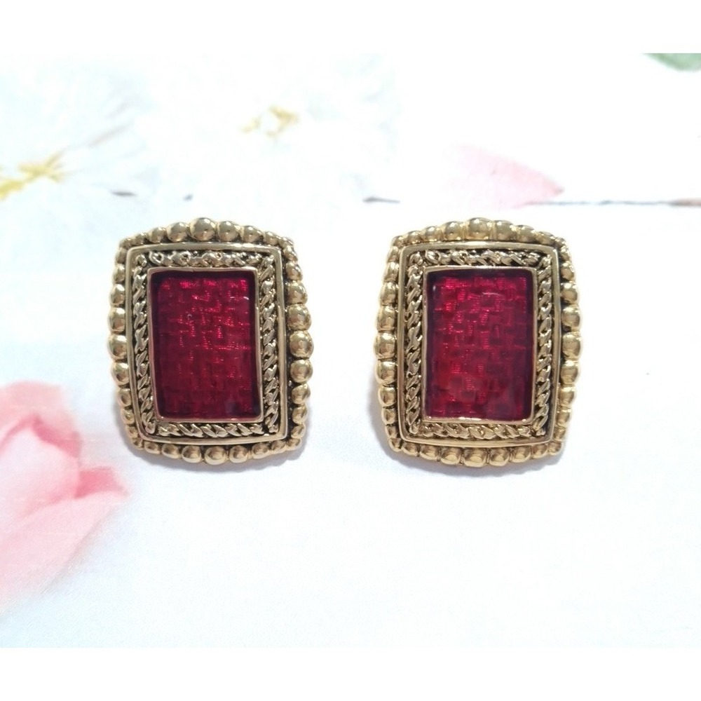 Vintage Stud Earrings Red Enamel Cabochon Rectangle Gold Tone Pierced 80s EC2